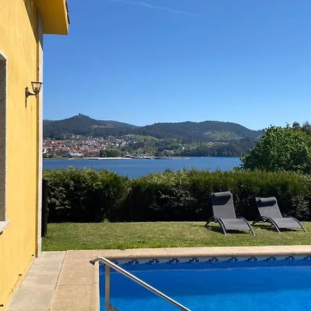 בית נופש Vivienda De Uso Turistico Vacacional Salinas Do Ullo *